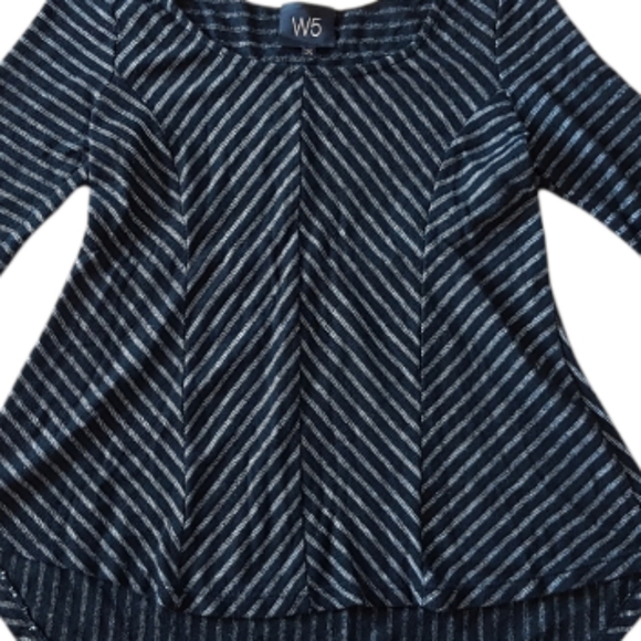 W5- Hi-Lo Knit Blouse - Picture 5 of 6